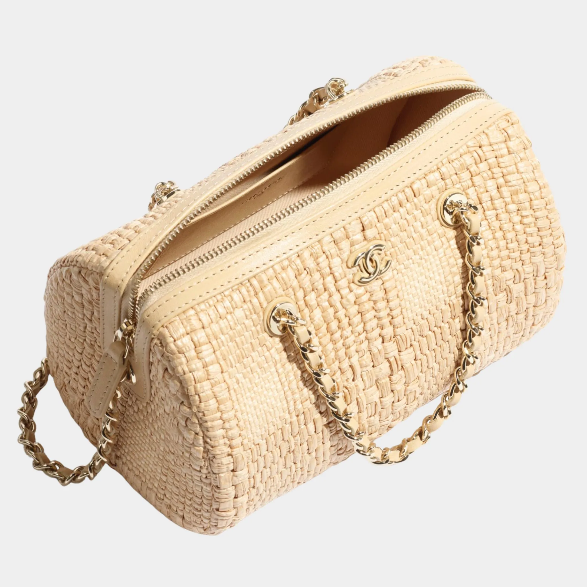Classic Clutch With Chain Braided Raffia & Gold Tone Metal - Image 3
