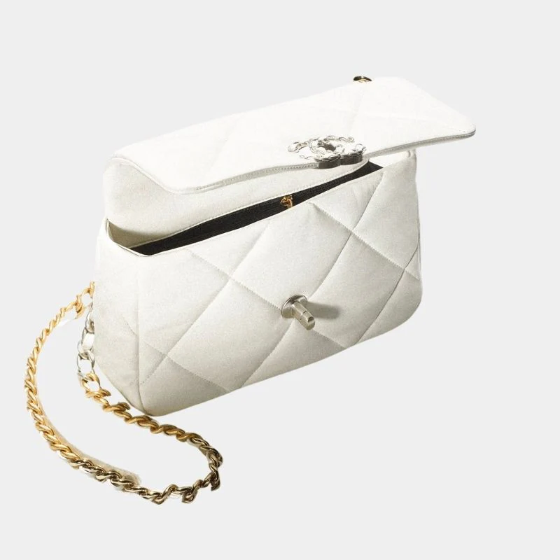 19 Handbag Fall-Winter 2024/25 Pre-Collection - Image 8