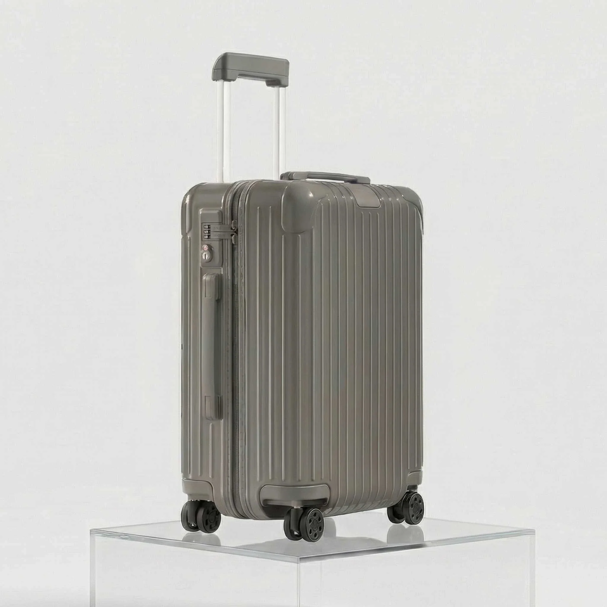 Essential Cabin - Image 10