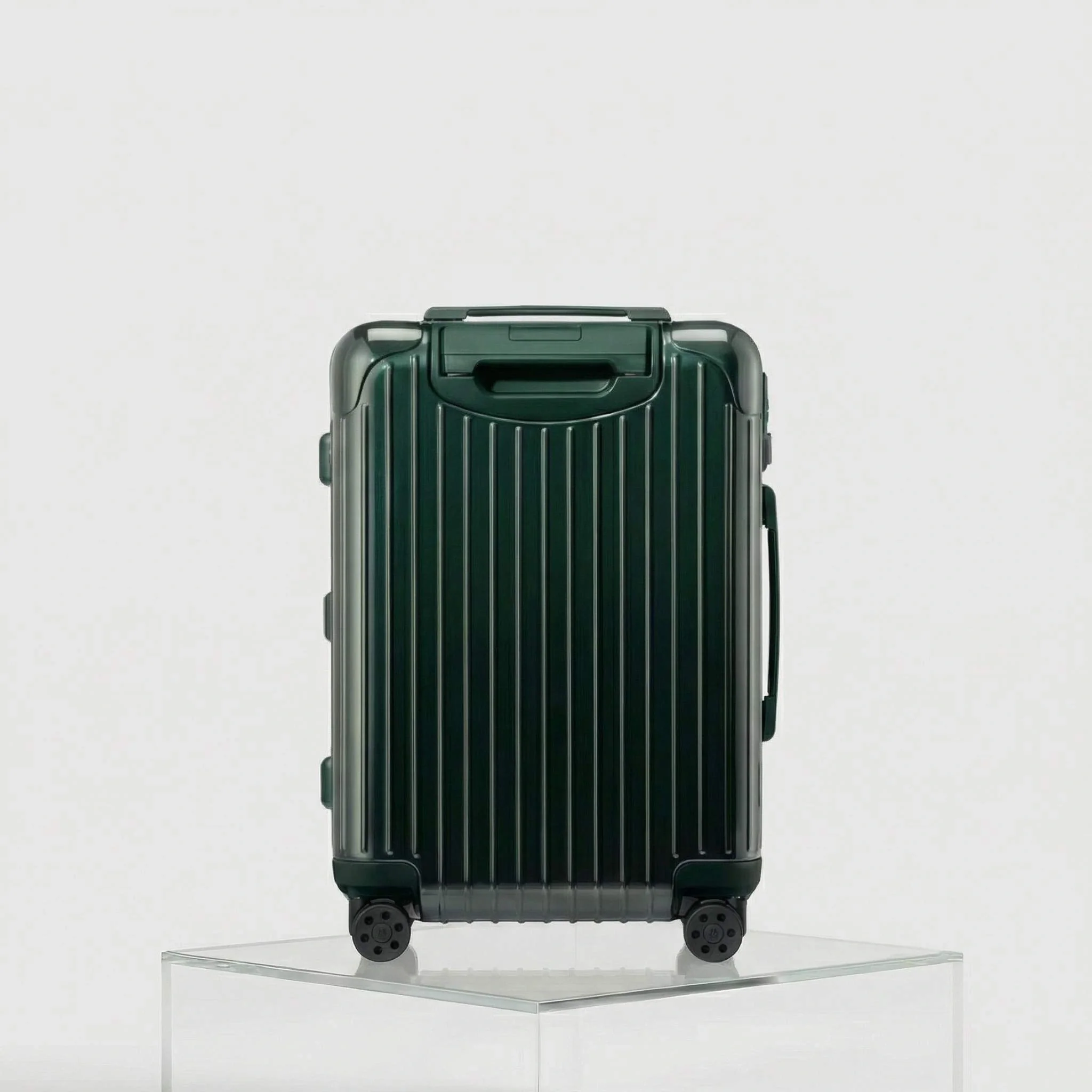 Essential Cabin - Image 15