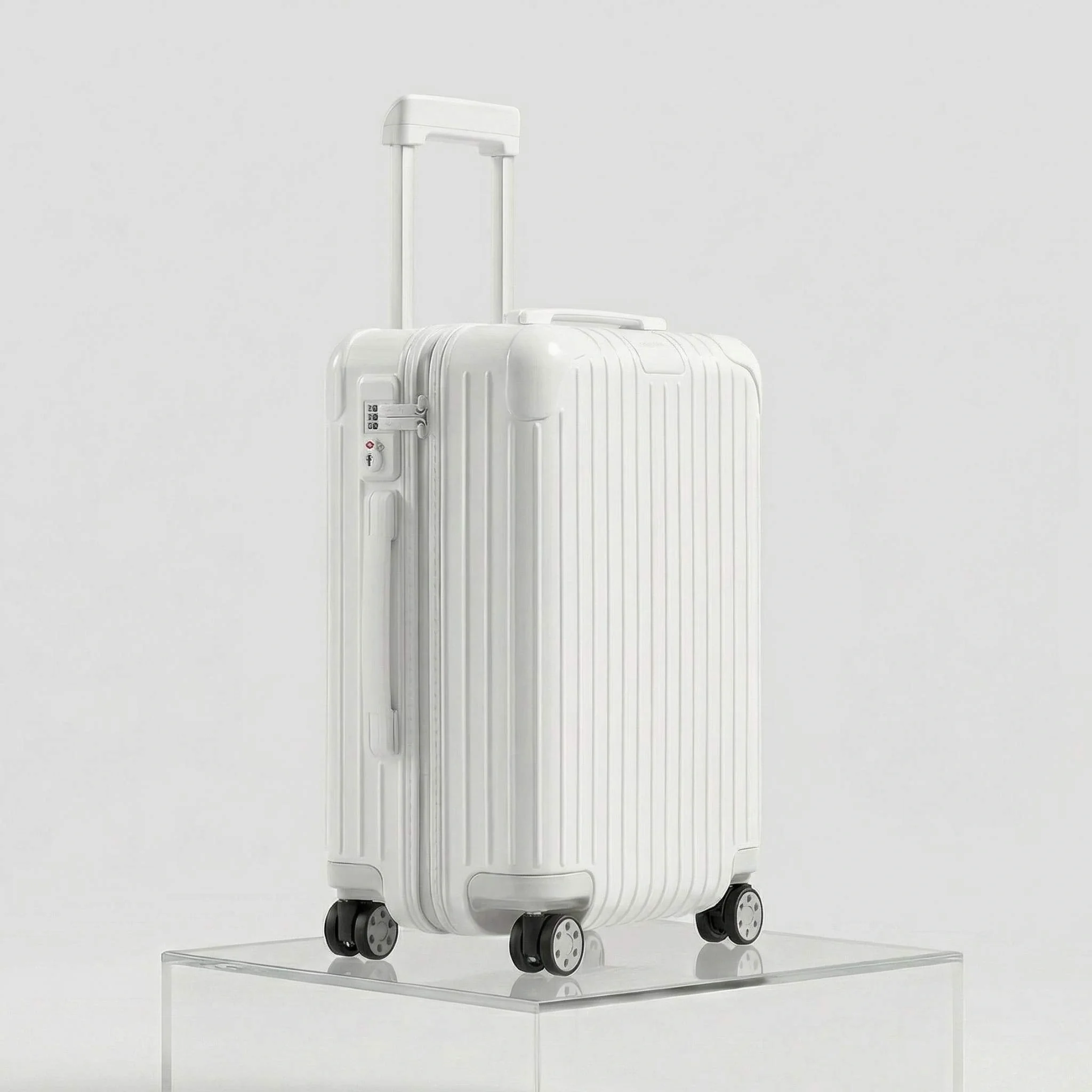 Essential Cabin - Image 16