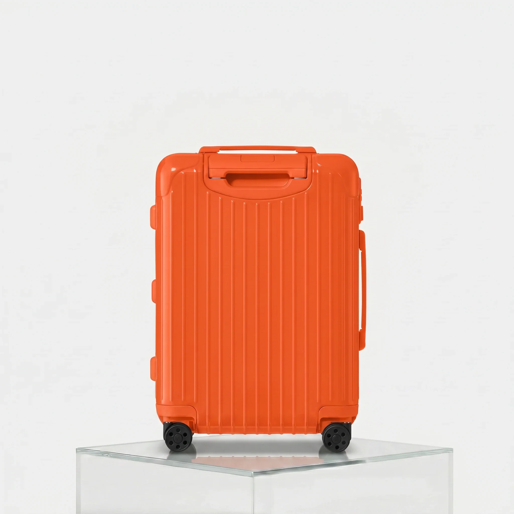 Essential Cabin - Image 3