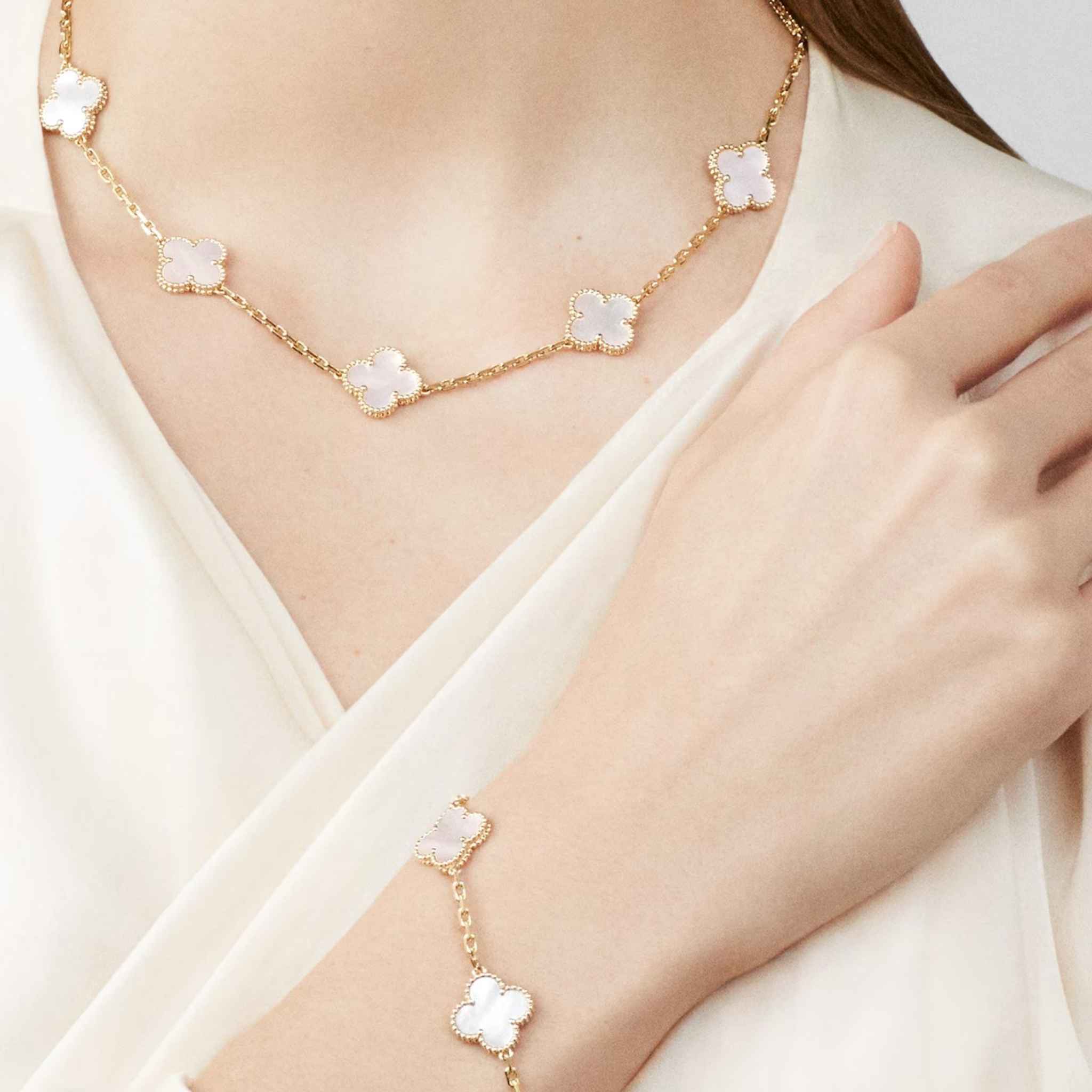 Alhambra Vintage Gold Motifs Bracelet Mother Of Pearl - Image 2